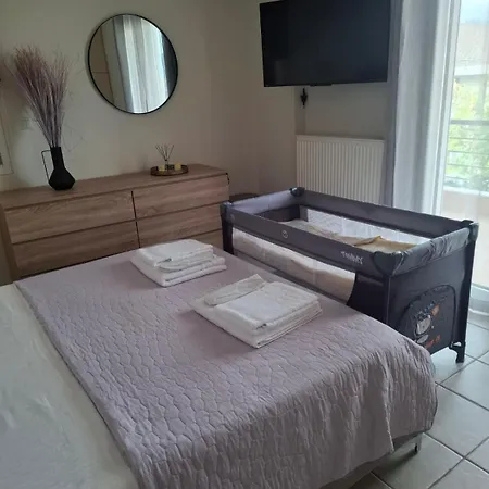 V & G House * 特里波利斯